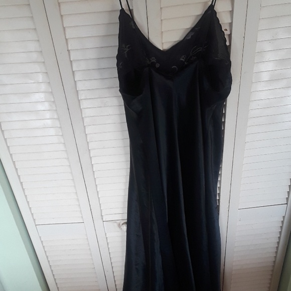 Victoria's Secret black nightgown size L - Picture 3 of 8